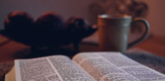 살아 있고 변치 않는 하나님의 말씀