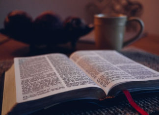 살아 있고 변치 않는 하나님의 말씀