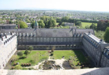 “이 사람이냐, 미국이냐?”