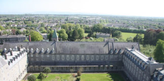 “이 사람이냐, 미국이냐?”