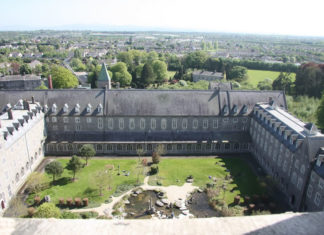 “이 사람이냐, 미국이냐?”