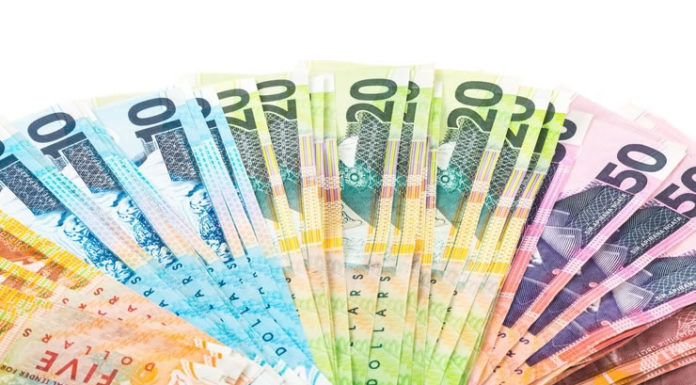 한 사람 여기, 또 그 곁에