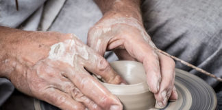 보이지 않는 손길, 모으시는 하나님