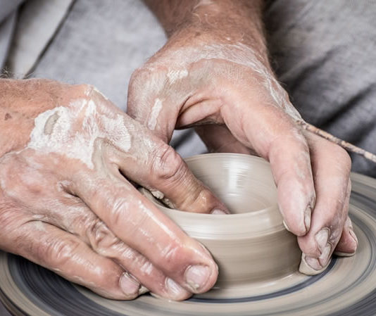 보이지 않는 손길, 모으시는 하나님