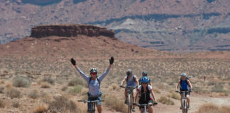 사막을 걷고 있는 그대여