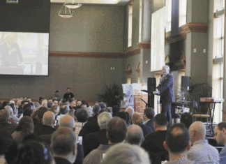 오클랜드의 부흥 위해 처음으로 조찬기도회 가져