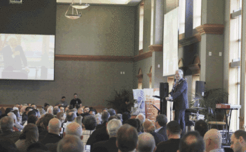 오클랜드의 부흥 위해 처음으로 조찬기도회 가져