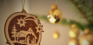 예수 탄생 축하에서 메시아 예수를 전하라