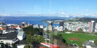 나그네 공동체를 이루라