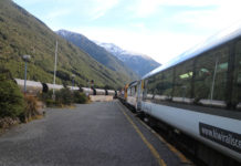 빙하와 화산 그리고 협곡과 해안을 달리는 기차