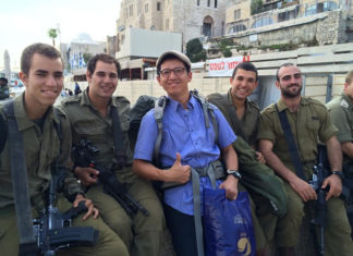 “샬롬 이스라엘!” 외치고 싶지만…