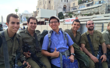 “샬롬 이스라엘!” 외치고 싶지만…