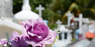 75년만의 장례식