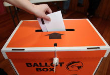 새로운 정부와 지역 의회 의원 위한 총선거