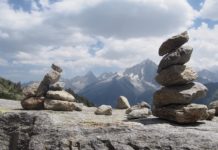 왜 굳이 척! 척?