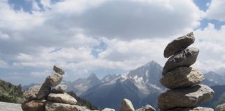 왜 굳이 척! 척?