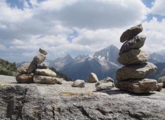 왜 굳이 척! 척?