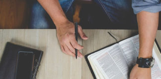 성경말씀 속에서 만난 소망의 하나님