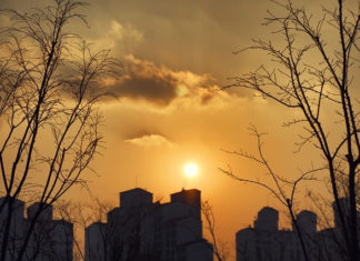 갈등을 넘어서는 교회