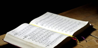 3월 첫째 주 찬송/ 25장 면류관 벗어서