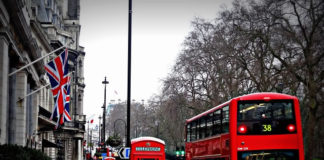 바람 잘 날 없는 런던