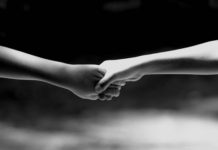 “누굴까? 그 남자가?”