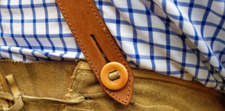 단추를 다시 채우다