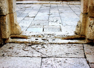 버림받은 땅 에레모스(Eremos), 팔복 넘친다!