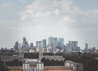 ‘자본주의’의 중심에서 ‘자유’를 외치다