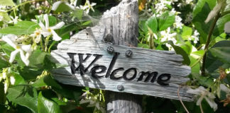 “환영!공식적인 한국의 이민자,나의 친구들”