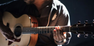 찬양팀의 여정: 공동체적인 전문성 관리 1 – 악기