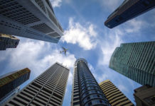 모든 가정과 도시 그리고 이 땅 전체와 함께 하소서