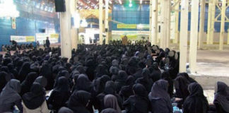 “망명자 품에 안으시는 하나님”