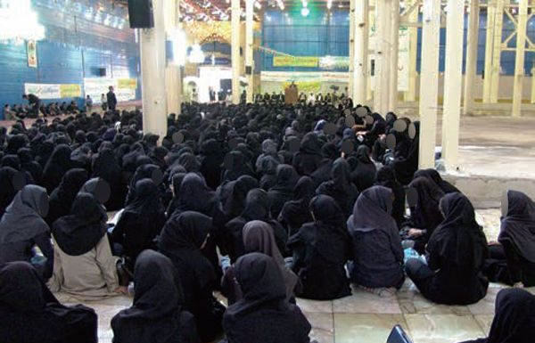 “망명자 품에 안으시는 하나님”