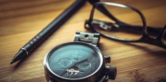 부르지 않아도 오는 후회