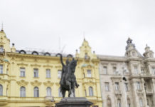 “여행은 나 자신의 현재를 사는 일”