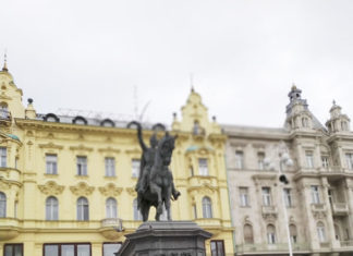 “여행은 나 자신의 현재를 사는 일”