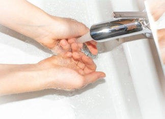 ‘생활 방역’은 해야 한다