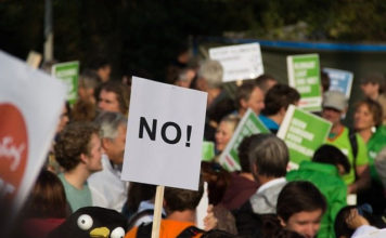 두 건의 국민투표 위해 기도해야