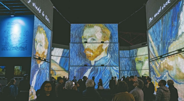 웰링턴에서 열린 빈센트 반 고흐 그림 영상 전시회