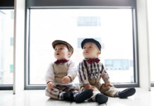 묘하게 닮은 둘