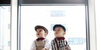 묘하게 닮은 둘