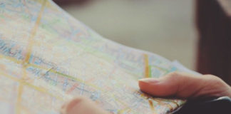 길을 내시는 하나님