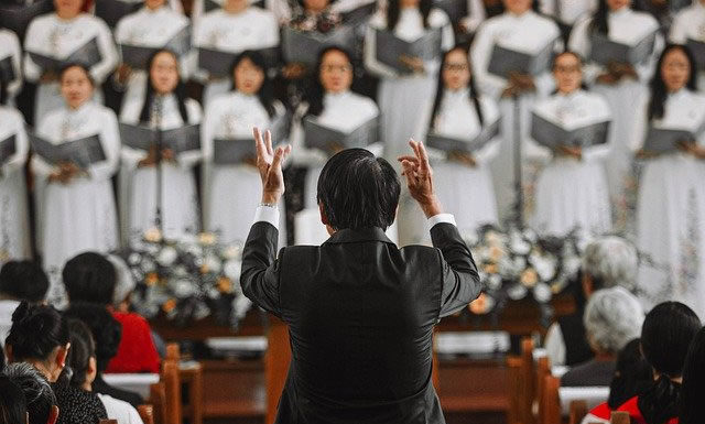 “예배가 먼저입니다”