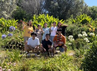 “사랑하기 어려워하는 이 시대에”