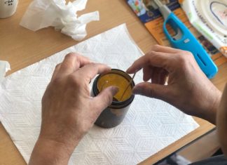 오클랜드 노숙자를 위한 향초 자활 프로그램