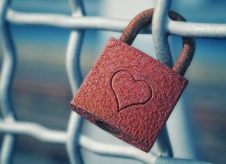 지금은 북한 위해 기도할 때