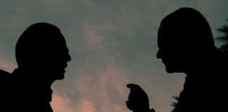 말 알아야 사람 보여