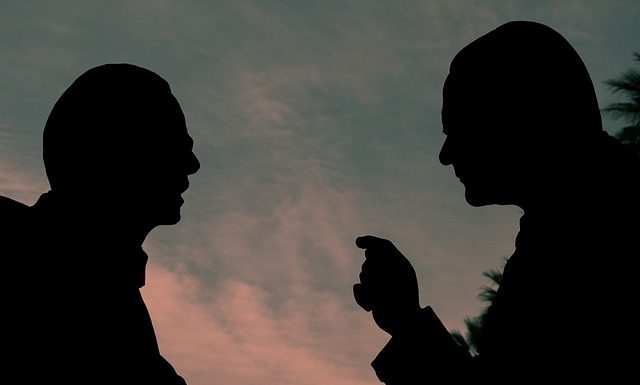 말 알아야 사람 보여