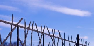 핍박 가운데서 신앙을 지키는 기독교인들의 순교